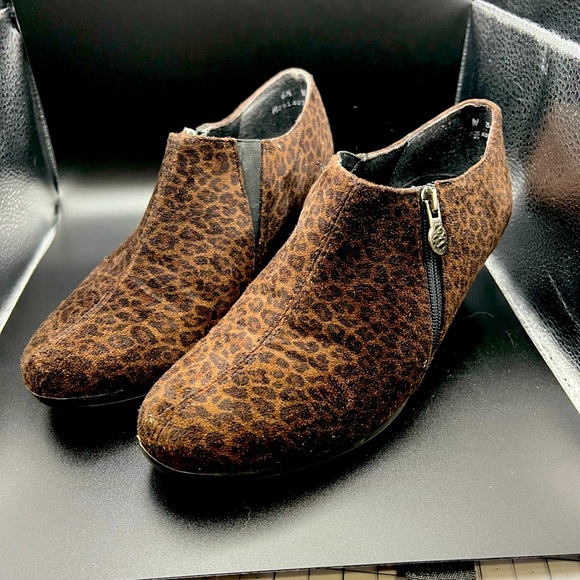 Munro American Taylor Leopard Print Ankle Boots 6.5 Wide - Picture 1 of 7